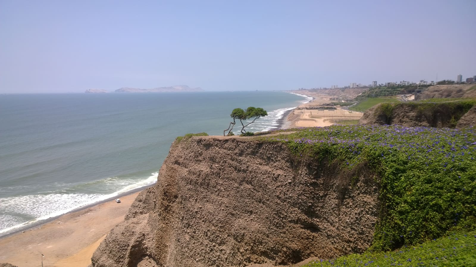 Lima’s Miraflores clifftops above the Pacific