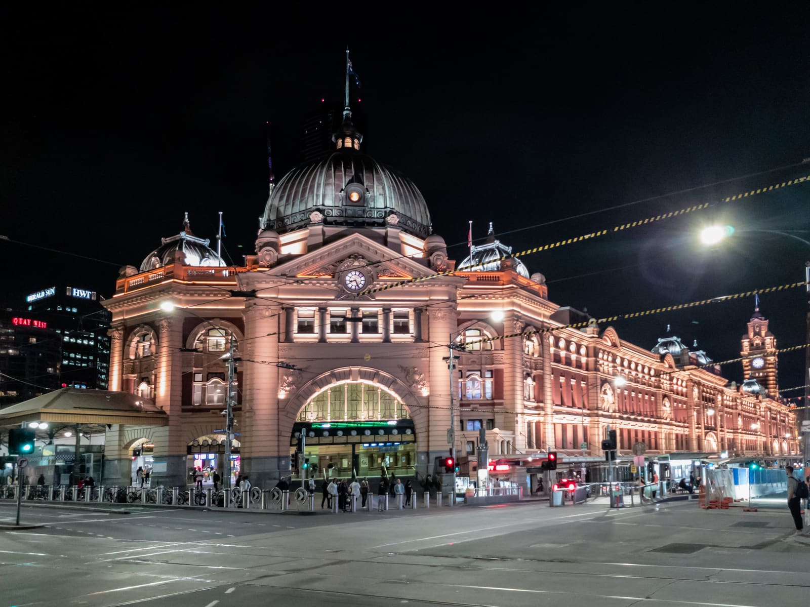Flinders Street Station under a Melbourne evening sky