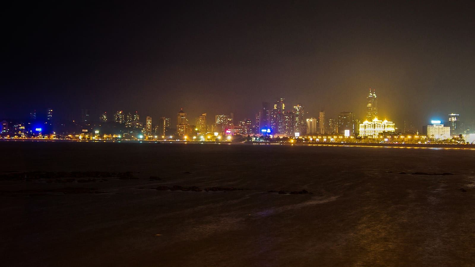 Marine Drive curving along the Mumbai shore