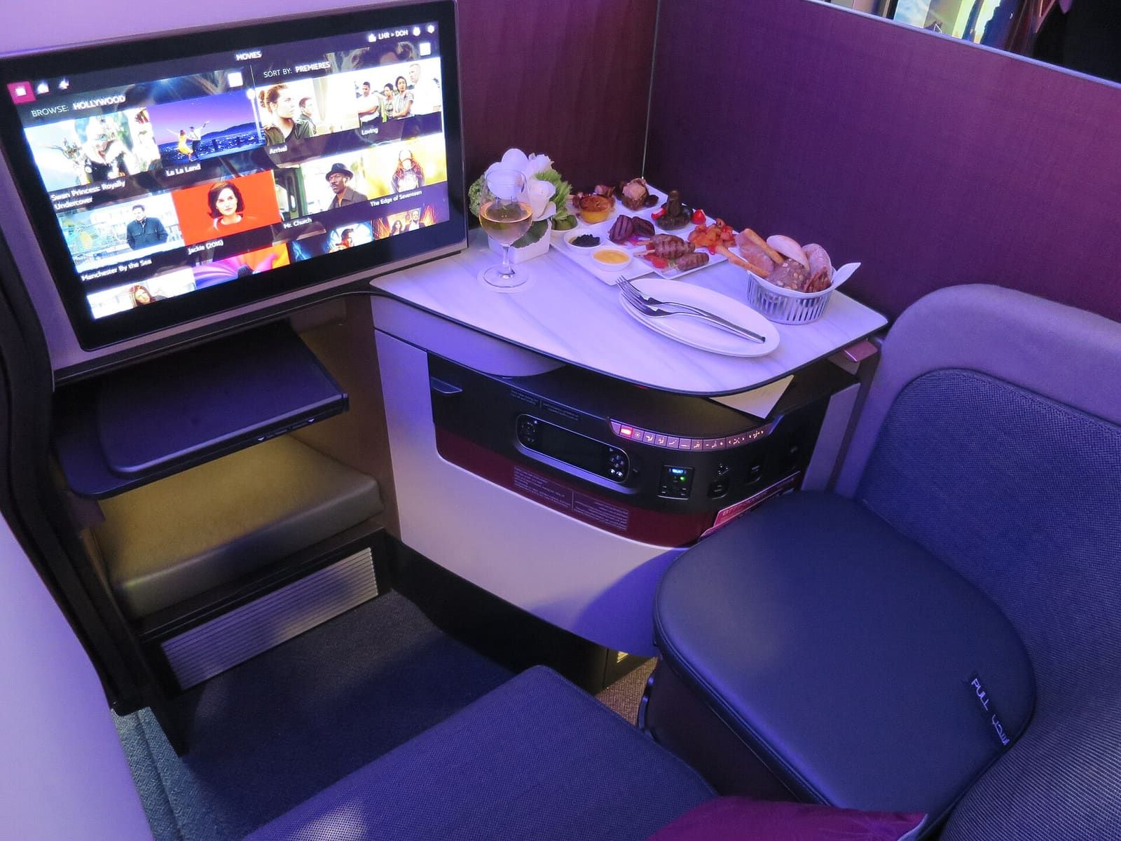 Qatar Airways Qsuite business class suite